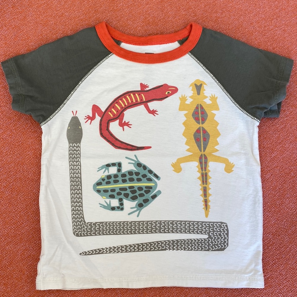 Tea lizard tee